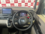 走行少ない当社元展示車!ナビ等装備充実しています♪
