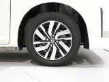タイヤサイズは(165/65r14)で純正アルミホイールです。