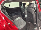 ゆったり座れるリヤシート!足元が広々としていて、乗り心地も良いです!