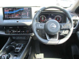 エクストレイルの運転席廻りになります。