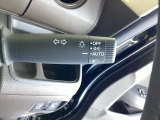 【オートライト(AUTO)】外の明るさをシステムが感知して、自動でヘッドライトが点灯します。ヘッドライトつけ忘れを防ぐ便利機能です