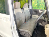 運転席シート廻りは使用感も少なく、良好な状態となっています。前オーナー様が丁寧に使っていたことがよくわかりますね。