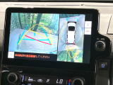 【パノラミックビューモニター】専用のカメラにより、上から見下ろしたような視点で360度クルマの周囲を確認することができます☆死角部分も確認しやすく、狭い場所での切り返しや駐車もスムーズに行えます。