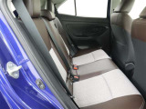 リアシートも厚く、長時間の移動もらくらくです!車種によってはラゲージスペースやトランクへのアクセスも可能!乗り心地・使い勝手共に充実です!!