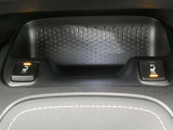 運転席と助手席には寒い時にうれしいシートヒーターが装備されてます。