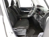 運転席・助手席ともにシートヒーター付で寒い朝でも暖かです!