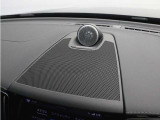 【Bowers&Wilkins】世界のオーディオファン垂涎のプレミアムサウンドシステムを搭載。コンサートホールのベストポジションに相当する音場空間を忠実に再現。乗る人すべてに驚きの音響体験を提供します