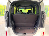 普段のお買い物や通勤、送迎等に十分な荷室スペースを確保しております。セカンドシートを倒すと、大きな荷物の積載も可能です♪