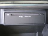 車内でCD DVDのメディアが楽しめます。