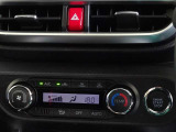 車内を快適に、オートエアコンを装備しています。