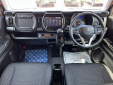 [室内]黒を基調としたシックな室内です☆落ち着いて運転して頂けます♪