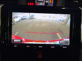 ディスプレイオーディオやカーナビは、現代のドライブにおいて欠かせない装備のひとつです。初めての場所でも迷いにくく、快適なルート案内で運転をサポートします。移動中のエンターテインメント性も高まります。