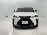 スピンドルグリルがレクサスらしさを強調します。