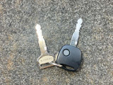 【キーレス】離れた場所から鍵を閉めたか忘れてしまった!そんな時もリモコンボタンを押すだけで施錠できます!