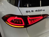 当店でお車をご購入のお客様はオーナー様専用保険「メルセデス・ベンツブランド保険」にご加入頂けます。飛来物によるフロントガラス破損やパンクによるタイヤ交換の際に、修理費用の一部をご負担致します。