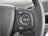 ◆アダプティブクルーズコントロール◆予め設定した車速内でクルマが自動的に加減速。前走車との適切な車間距離を維持しながら追従走行します。【LKAS】車線維持支援システムでステアリング操作を支援。