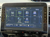 日産純正メモリーナビ。操作も簡単なタッチパネルです。