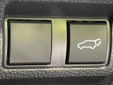 【パワーバックドア】スマートキーや運転席のボタンを押すだけでリアゲートが自動で開閉します!荷物を持っている時や、高い位置にあるバックドアを閉める際に便利な機能です♪