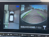 アラウンドビューモニターまるで車を真上から映したような映像で、前後左右の感覚が分かります♪車庫入れや駐車時に大活躍の機能です。