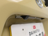 バックモニターは車庫入れの強い味方。 車は構造上、死角がたくさん。後退時の死角をチェックするために便利ですよ。 ただし、バックは目視で確認する事が重要ですよ。