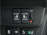 ◆両側電動スライドドア◆狭い駐車場でも乗り降りが楽々♪お子様が隣の車にドアを当ててしまう心配もございません!小さなお子様連れの方もこれで安心。