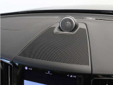 【Bowers&Wilkins】世界のオーディオファン垂涎のプレミアムサウンドシステムを搭載。コンサートホールのベストポジションに相当する音場空間を忠実に再現。乗る人すべてに驚きの音響体験を提供します