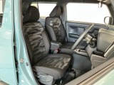 【運転席・助手席】内装ルームクリーニング済みです。しっかり綺麗にしていますので、是非、お確かめください。車に自信があるからこそ、是非一度ご来店頂き内外装も見てもらえると幸いです。