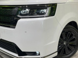【LEDヘッドライト】悪天候や夜間走行時も良好な視界を確保し安心して運転できる高輝度LEDヘッドライトを装備!点灯速度が早く、消費電力も抑えられています。
