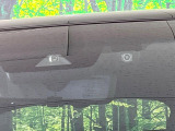 【トヨタセーフティセンス】走行中に前方の車両等を認識し、衝突しそうな時は警報とブレーキで衝突回避と被害軽減をアシスト。より安全にドライブをお楽しみいただけます。