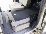 ゆとりある広々とした車内空間は、ドライブを始め買い物やレジャーなど、幅広く活躍します。一人でもみんなとでもお出かけを楽しみましょう!