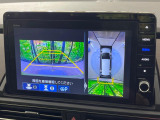 【マルチビューカメラシステム】専用のカメラにより、上から見下ろしたような視点で360度クルマの周囲を確認することができます☆死角部分も確認しやすく、狭い場所での切り返しや駐車もスムーズに行えます。