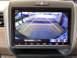 バックモニター付きで、車庫入れやバック時の後方確認をサポート。