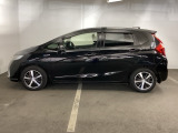 高効率なエンジンをモーターがアシストして走行中の燃費消費を抑えるハイブリッド。停車中もアイドリングストップにより燃費消費と排出ガスをなくします。