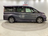 購入後も自社指定整備工場完備でお客様の愛車をしっかりサポート致します!御納車時には安全かつ安心してお乗り頂けるようホンダ専門知識を持つ整備スタッフが点検・整備・装備も説明をしてお渡ししております。
