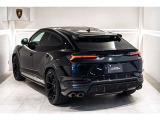 URUS Performante Nero Helene