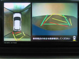 バックガイドモニターで、後方を確認しながら安心して駐車することができます。運転初心者も熟練者も必須の機能ですよ!