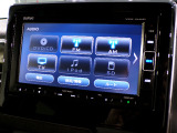 CD、DVD、Bluetooth、AM、FM、スマートフォン接続ができます。