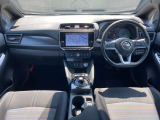 リーフの運転席周りの画像です。