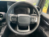 インテリアに合わせたデザインのステアリングは、運転される方のことも考え、運転しやすい形状、大きさです。是非一度、実際に触ってお確かめください。