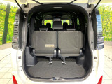 普段のお買い物や通勤、送迎等に十分な荷室スペースを確保しております。セカンドシートを倒すと、大きな荷物の積載も可能です♪