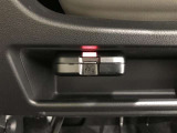 ドライブレコーダー用SDカード挿入口。