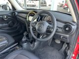 ◆LIBERALAは、輸入車選びの新たなスタイルを提案するインポート・セレクト・ブランドです。オーナー様となる方がクルマから直接感じる感性を第一にした、最良の一台との出会いをコーディネートいたします。