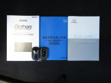 カギをバッグやポケットに入れたままでもドアロックの開閉やエンジン始動ができる『スマートキー』付き!暗くなってもキー穴を捜す必要が無くとっても便利ですから人気の装備です!
