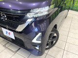 【LEDヘッドライト】悪天候や夜間走行時も良好な視界を確保し安心して運転できる高輝度LEDヘッドライトを装備!点灯速度が早く、消費電力も抑えられています。