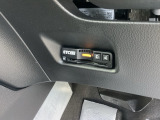 ETC2.0を搭載し、高速道路の料金決済をスムーズに行えるだけでなく、道路情報を活用した高度な運転支援サービスにも対応しています。