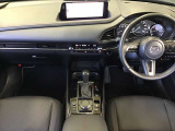 現在のMAZDA車はインパネ配置が視線の動きが少なくなるように設計レイアウトされています☆ひとつひとつの部品からMAZDAの安全に対するこだわりを感じる事が出来ます☆