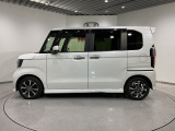 車両状態証明書付き車両です。車両状態を検査員が評価をし、結果を点数で表示しております。1台1台プロの目で事細かにチェックしている車両ですので、ご安心してお買い求めしていだけます。