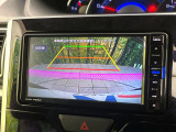 【バックカメラ】駐車時に後方がリアルタイム映像で確認できます。大型商業施設や立体駐車場での駐車時や、夜間のバック時に大活躍!運転スキルに関わらず、今や必須となった装備のひとつです!