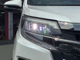 【LEDヘッドライト】LEDヘッドライトは、低消費電力で明るく、遠くまで照らす先進ライト。夜間走行時の視認性を高め、安全で快適なドライブをサポートします。
