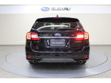 リヤフォグランプ装備。悪天候など視界の悪い時に点灯することで後続車両に自車の存在をアピール。追突事故のリスクを減らします(視界の良い時の点灯はお控えください)。